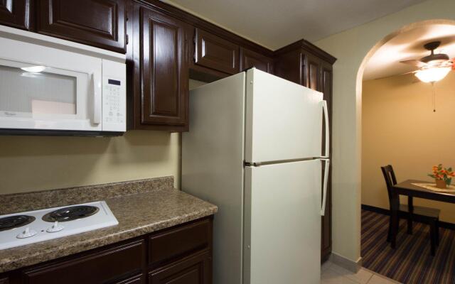 OYO Townhouse Tulsa Woodland Hills