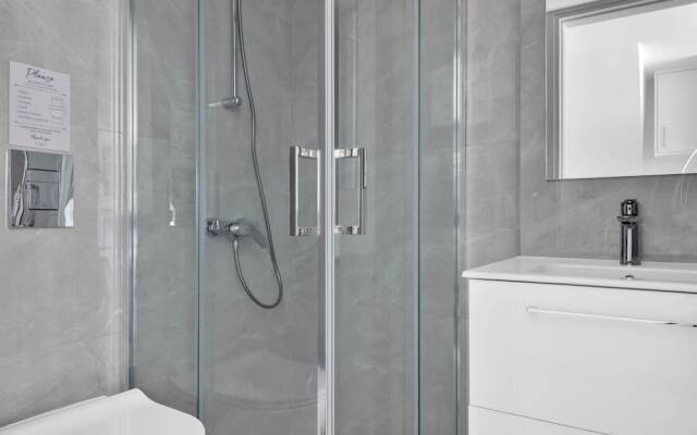 Phaedrus Living: Alkminis Seaview Suites Pantai