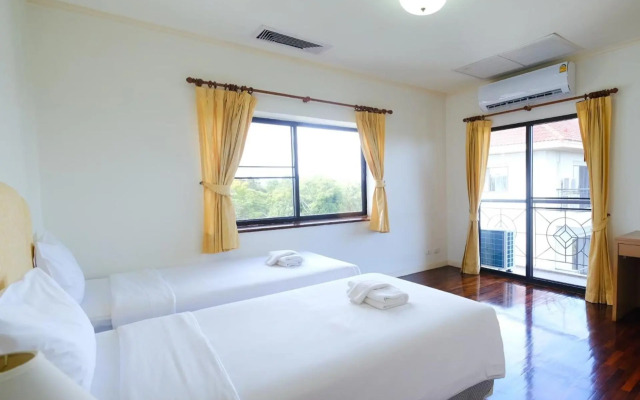 Seastar Hotel And Service Apartment
