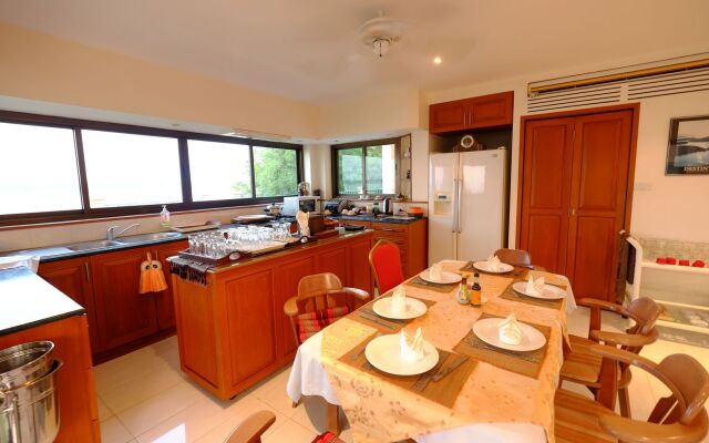 Mukdahan Manor B&B