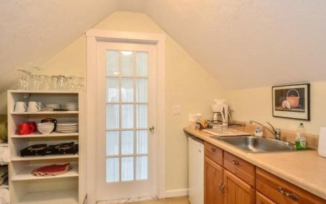 Bayberry Inn Bed & Breakfast