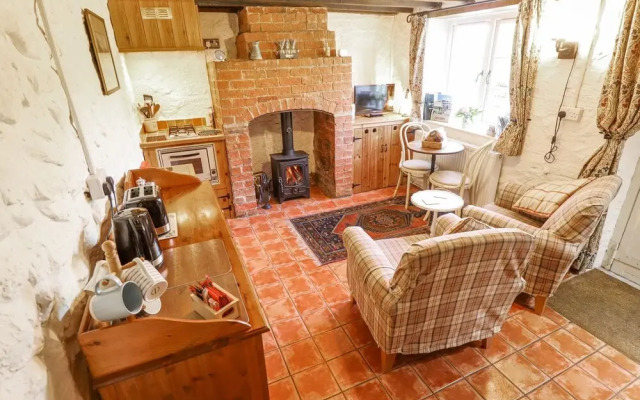 Old Blacksmiths Cottage