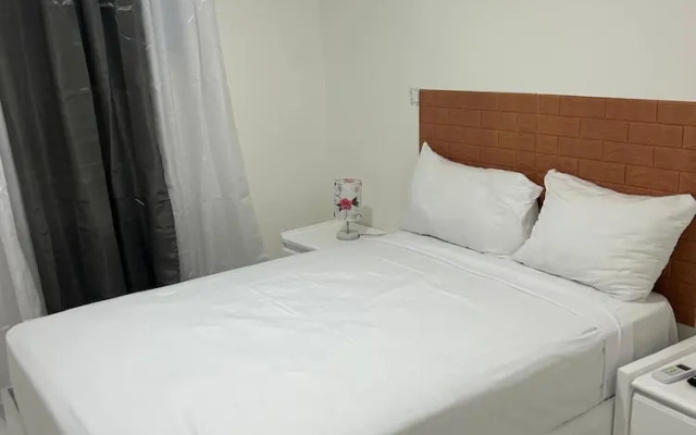 Hotel tropic pop