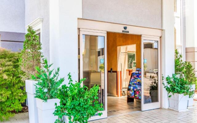 OYO Townhouse Oklahoma City Airport