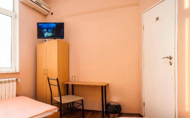 Ivani Hostel and B&B