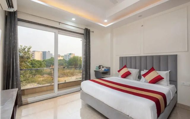 Saavi Hotel Sector- 45