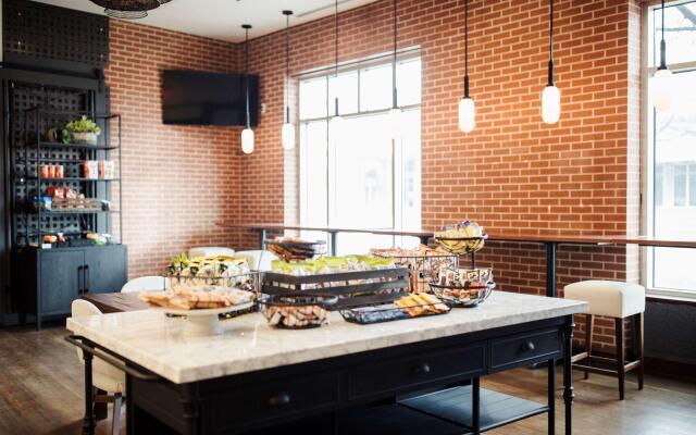 The Chattanoogan Hotel, Curio Collection by Hilton