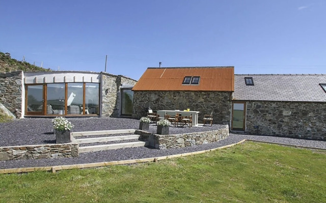 Rhyd Angharad Barns