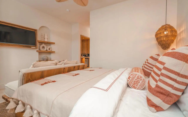 6 Rooms by Azumare