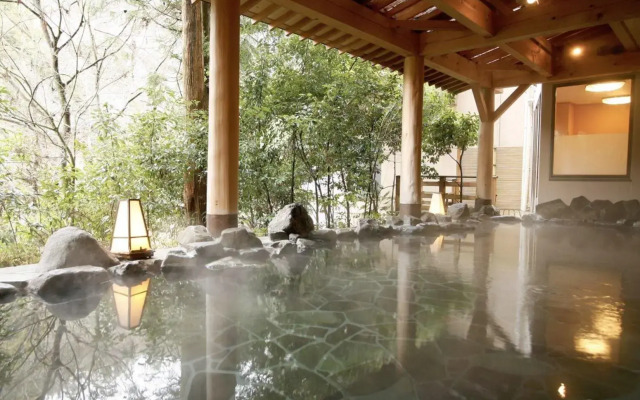 Yamanaka Onsen Shirasagiyu Tawaraya