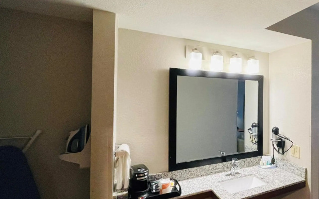 Quality Inn Madison West Near University Area