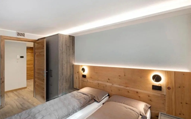 Snow Mountain Planet Suite House