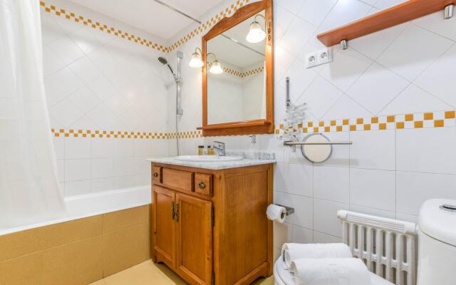 Alcalá I in Madrid with 3 bedrooms and 2 bathrooms
