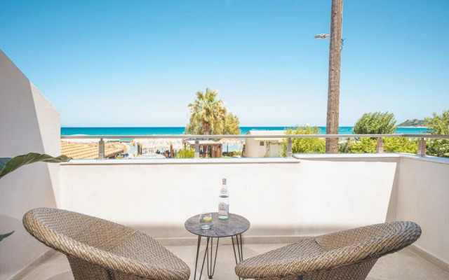 Palm Tree Beach Suites