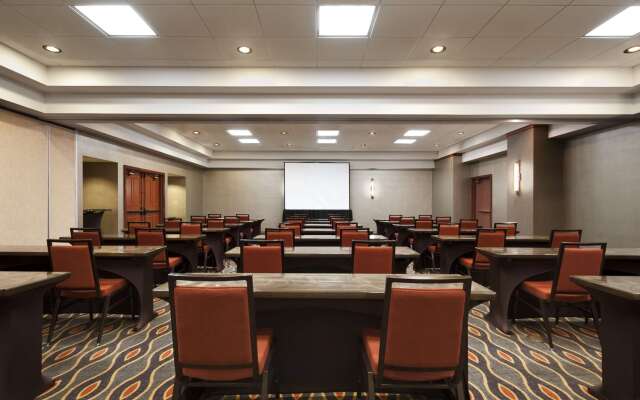 Embassy Suites by Hilton Dallas Near the Galleria