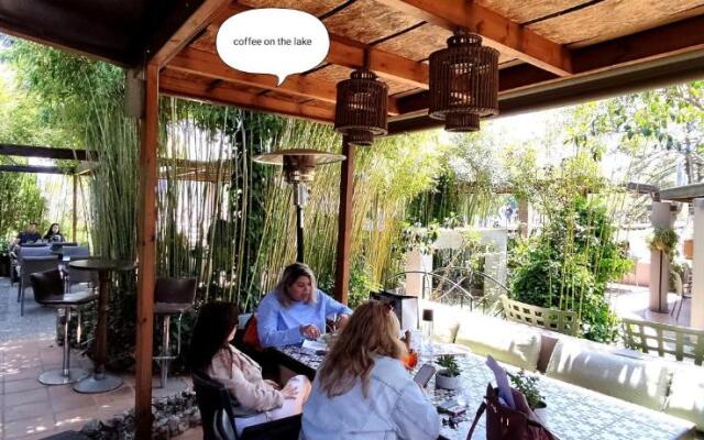 lake agia apartments