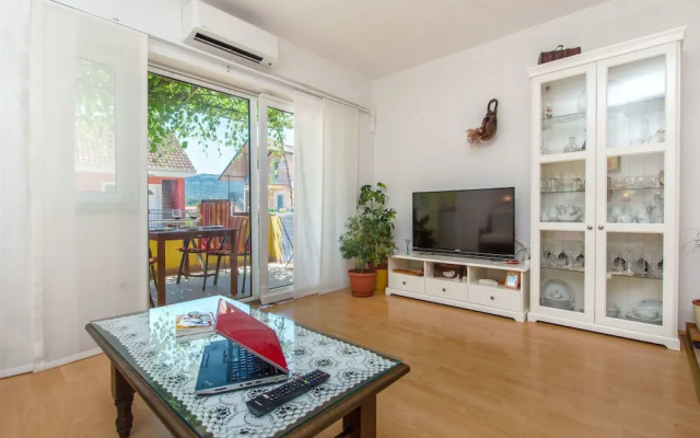 Apartments and Rooms Anita