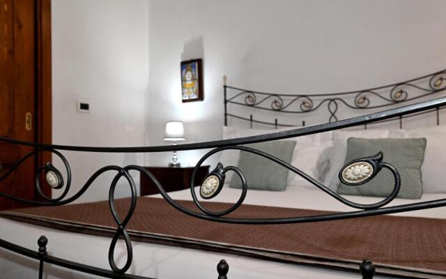 Vicolo dell'Aquila- Residenze Romanae