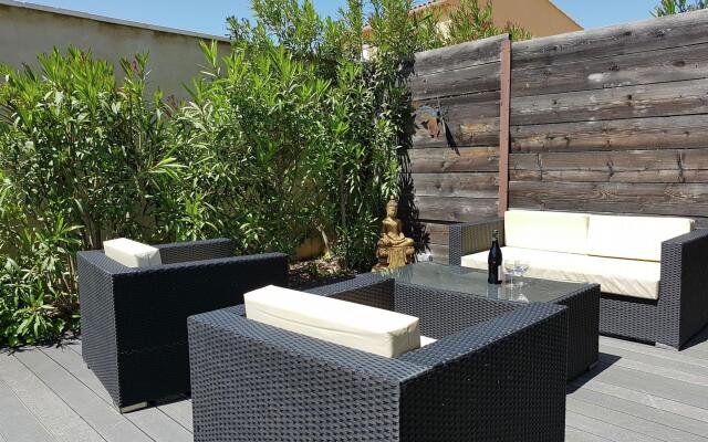 Beautiful Villa in the Vineyard Village of Tavel with Pool