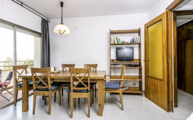 Roses Holiday Center 15236