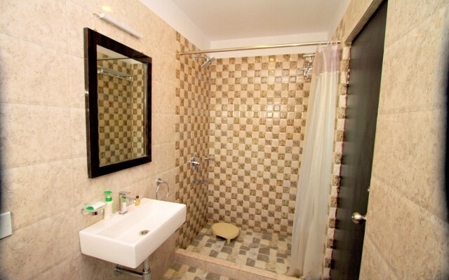 Hotel Crestwood