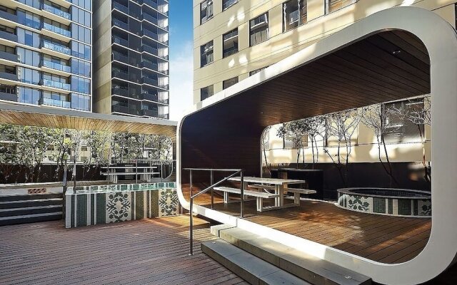 Top Floor Stunning Views
