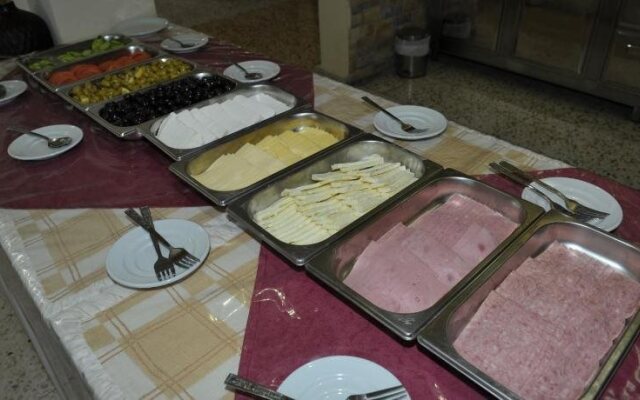 Minaides Hotel