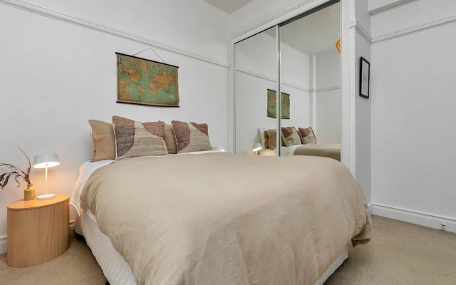 Heart Of The City Apartment In Heritage Building – Guest Rooms – Auckland