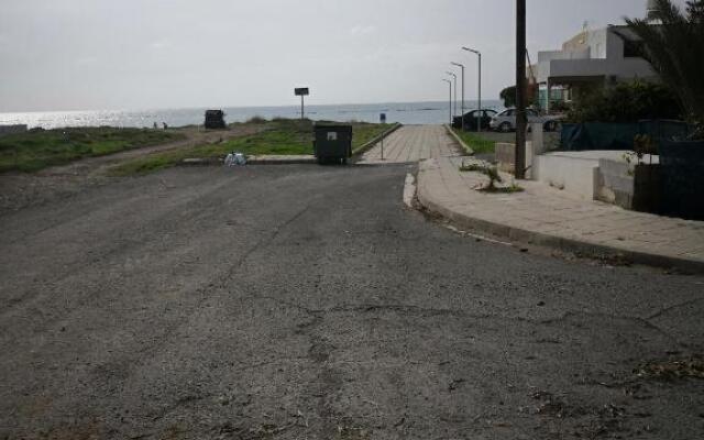 Sandy Beach N.8