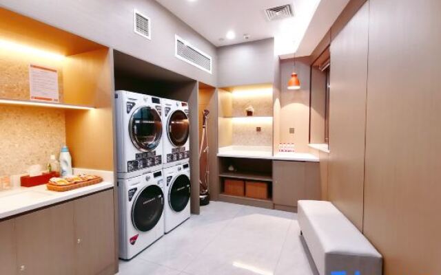 Orange Hotel (Zhenjiang Railway Station, Wanda Plaza)