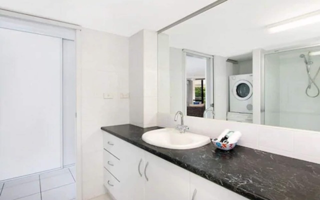 Roydon Beachfront Apartments