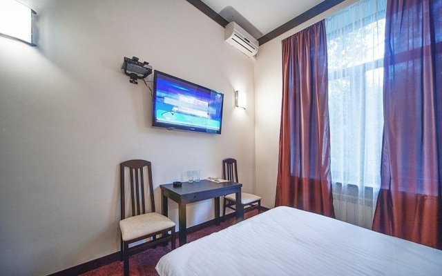4 Rooms Hotel