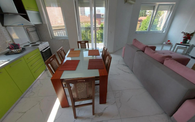 Xxl Apartament City Centar 1