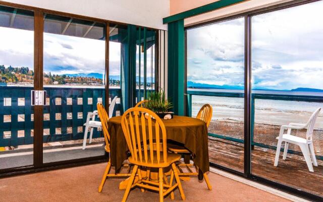 Sand Pebbles Inn