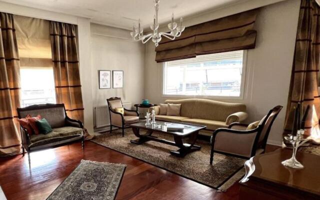 Central Luxury Apartment with huge balcony
