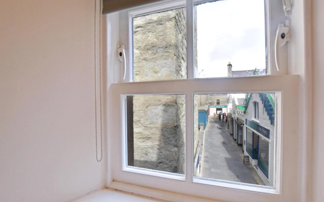 Brand New Town Centre Apartment