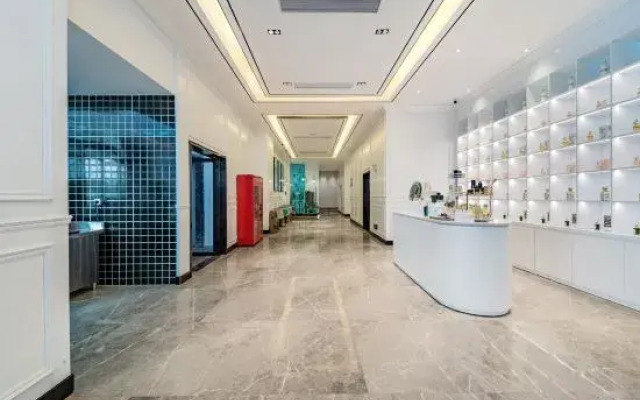 Xana Hotelle (Wuzhou Teng County Weilin City Plaza)