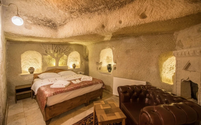 Charming Cave Hotel