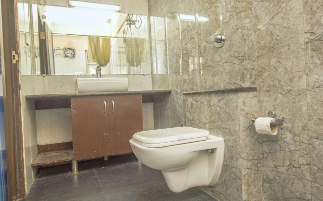 Capital O 28319 Hotel Ganayak