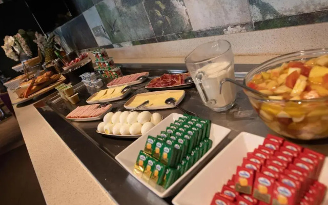 ibis Styles Clermont Ferrand Le Brezet Aeroport