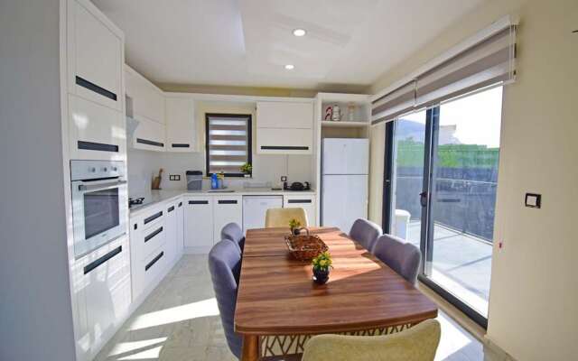 Stunning 4-bed Villa: Private Pool, Sauna & Hammam