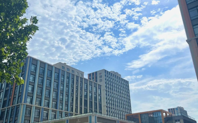 Super 8 Hotel (Jinan  Pengjiazhuang Metro Station Licheng Second Middle School)