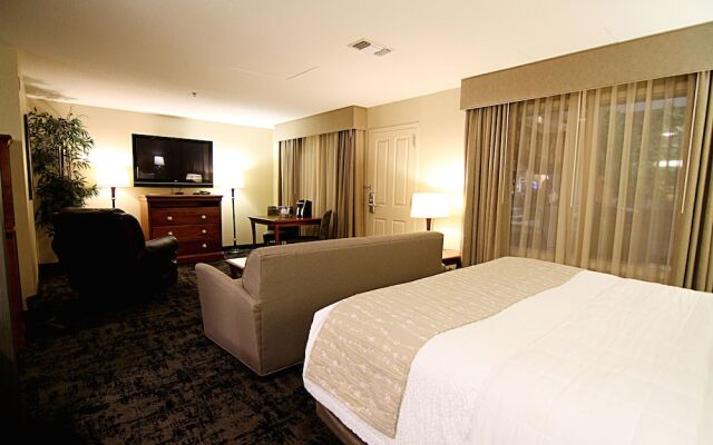 C'mon Inn Hotel & Suites