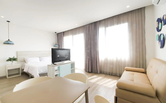 Azure Lofts & Pool Hotel