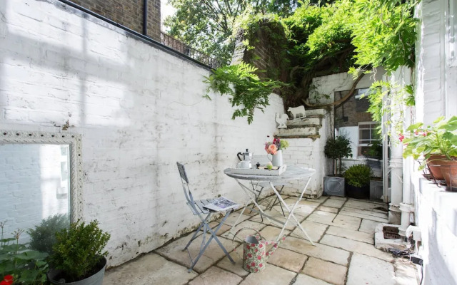 Ifield Road X by Onefinestay
