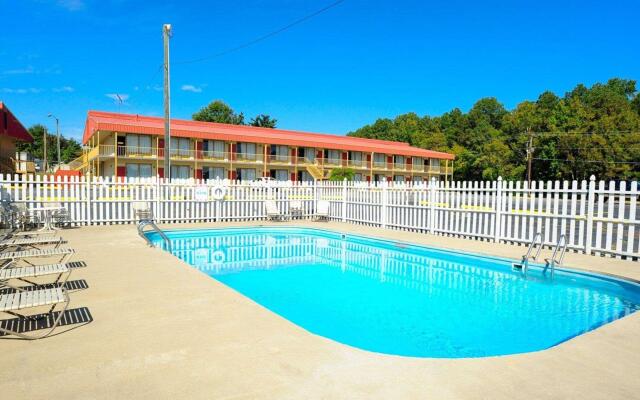 Econo Lodge Petersburg - Fort Lee