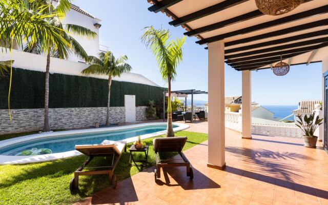 Home2Book Design Asian Sabina, Heated Pool & View