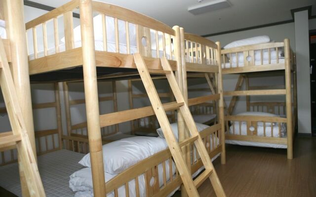 The Blue Jeju Guesthouse - Hostel