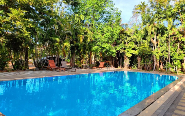 Thongpaeka Hotel
