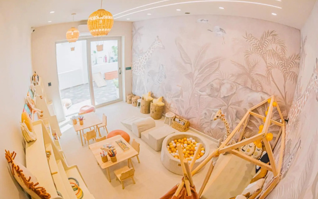 Artemis Hotel
